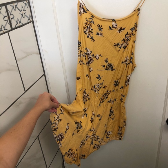 ✨ Brandy Melville yellow romper - Picture 6 of 7